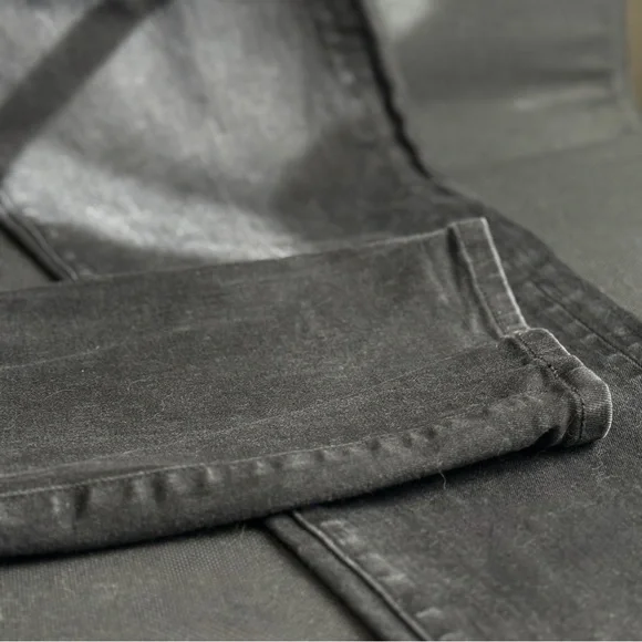 UNIQLO High-Waisted Slim Fit Black Straight Jeans | Size 28 - Picture 3 of 7